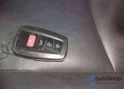 2017 Toyota Prius Prime Premium z USA, uszkodzony, nr VIN JTDKARFPXH3038831